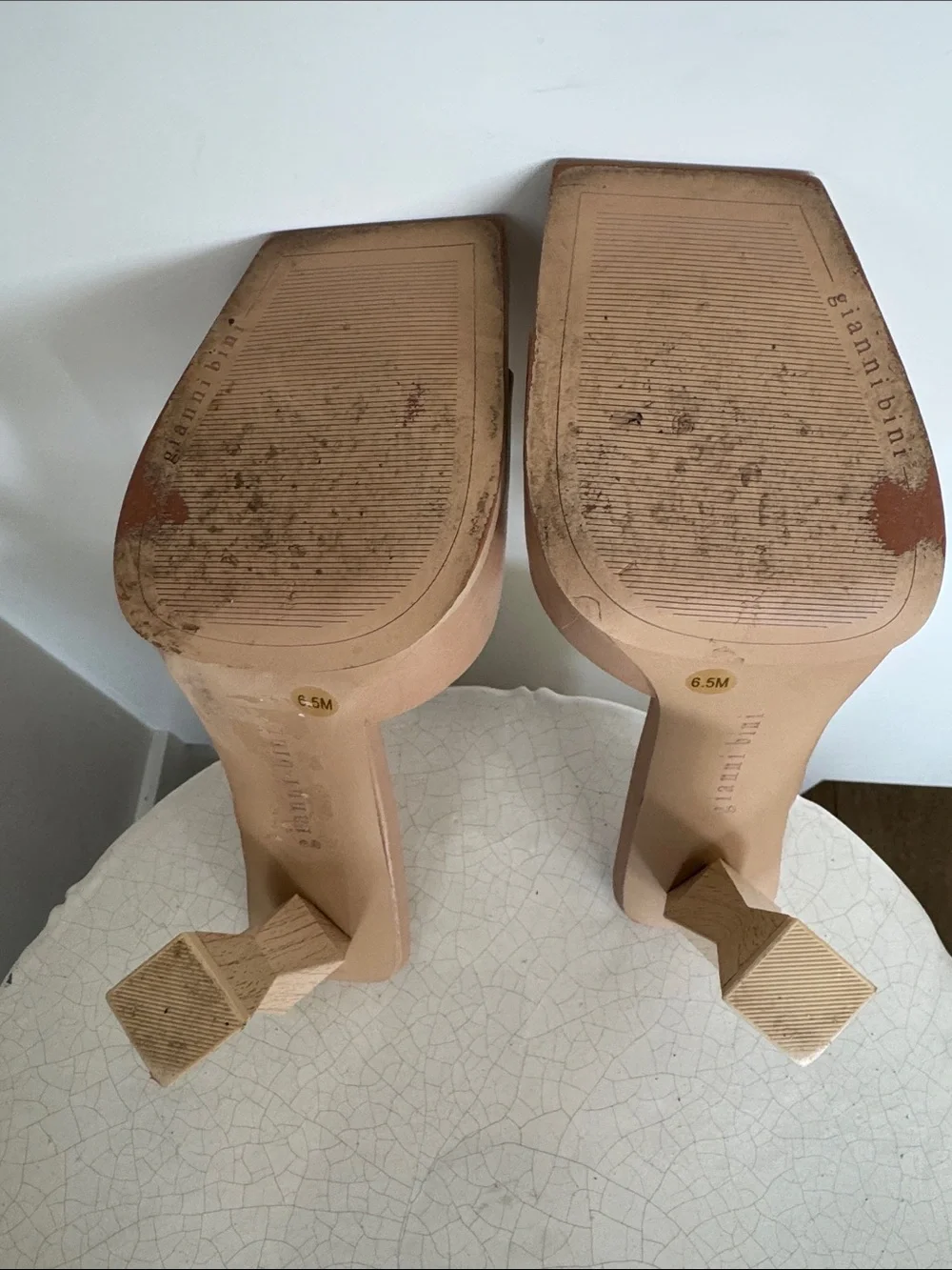 Gianni Bini Nude Sand Square-Toe Leather Open Toe Faux Wooden Carved Heel Sz 6.5